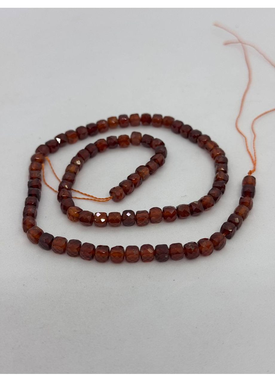 Гранат на нити без застежки 5*5 мм 40 см Красный No Brand (363830005)