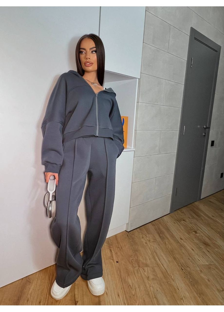 Женский теплый костюм с надписью графитового цвета 35429 Fashion (364989409)