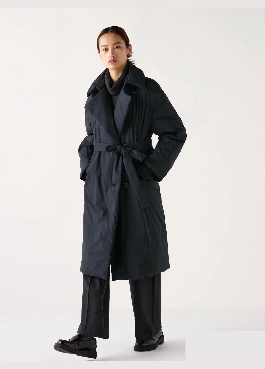 Чорне зимнє Довге пухове пальто 469873-black Uniqlo