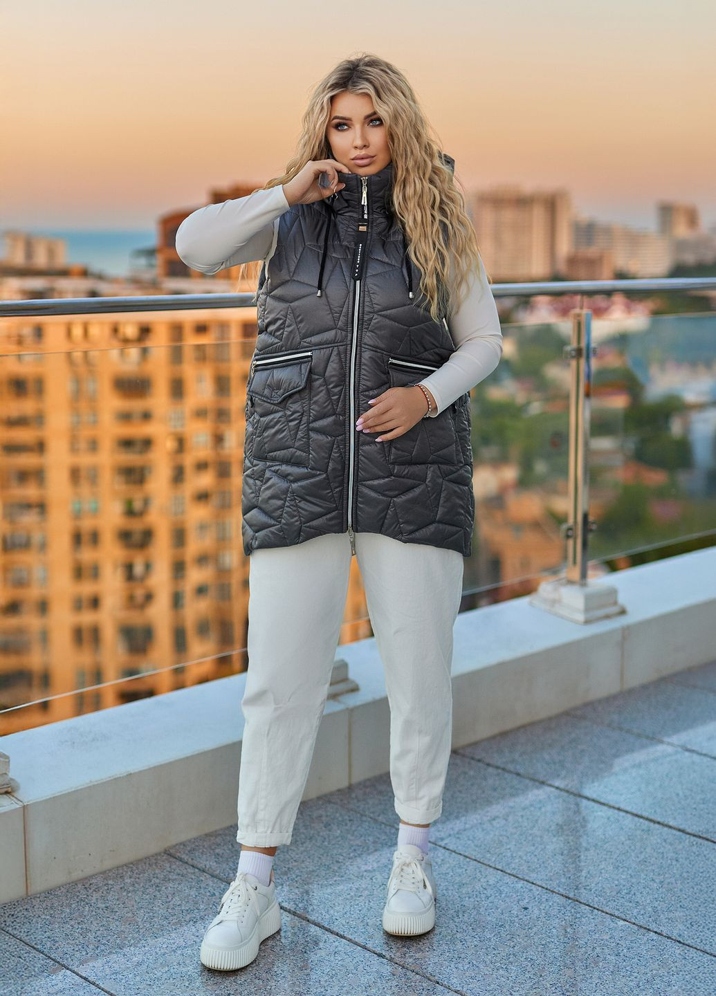 Жилет женский демисезонный с капюшоном No Brand (353969294)