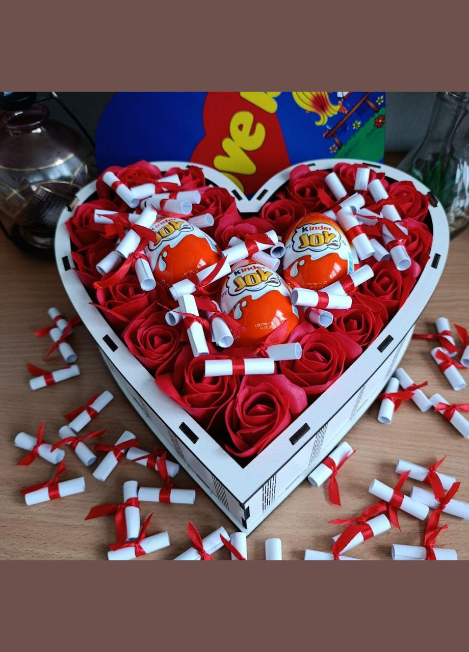 Подарунковий бокс серце з кіндерами трояндами та 101 причиною «Чому я тебе люблю» (ar173) No Brand (317539265)