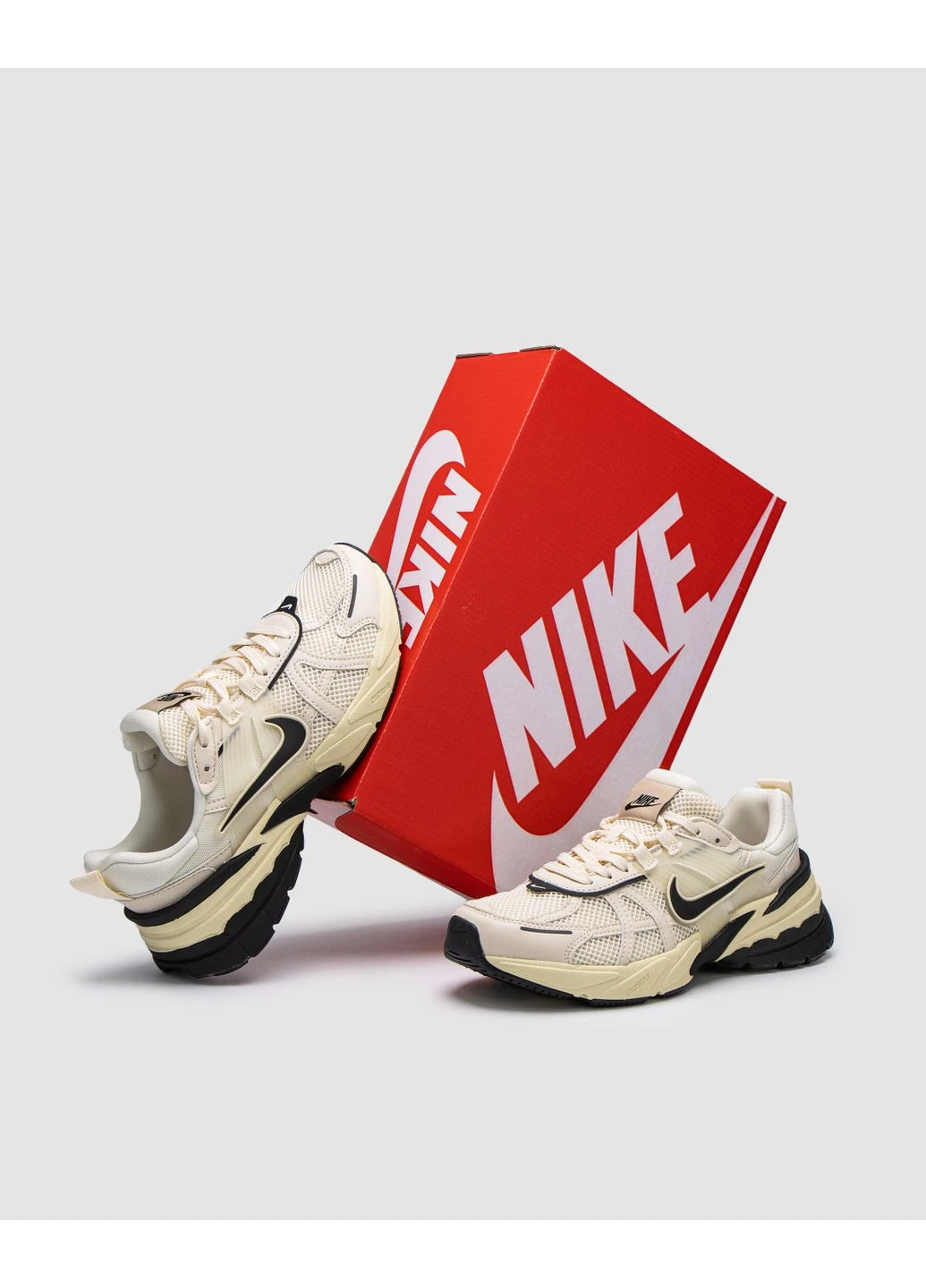 Черные демисезонные кроссовки мужские nike v2k runtekk beige/black найк в2к рантек черные No Brand