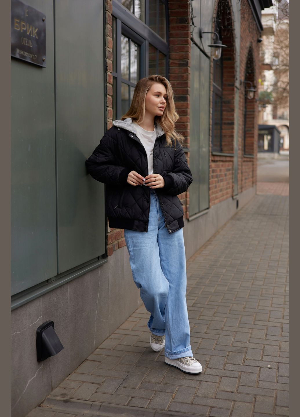 Черная демисезонная женская демисезонная куртка бомбер «city mood» 951752 Lusskiri