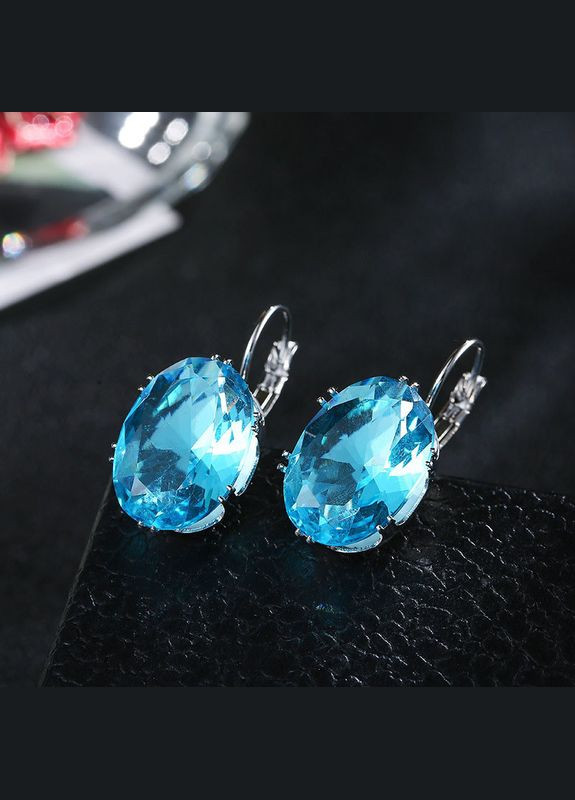 Сережки з блакитними кристалами код 1880 PTR No Brand (317769558)