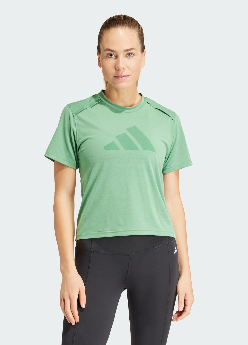 Зелена всесезон футболка power performance big logo adidas