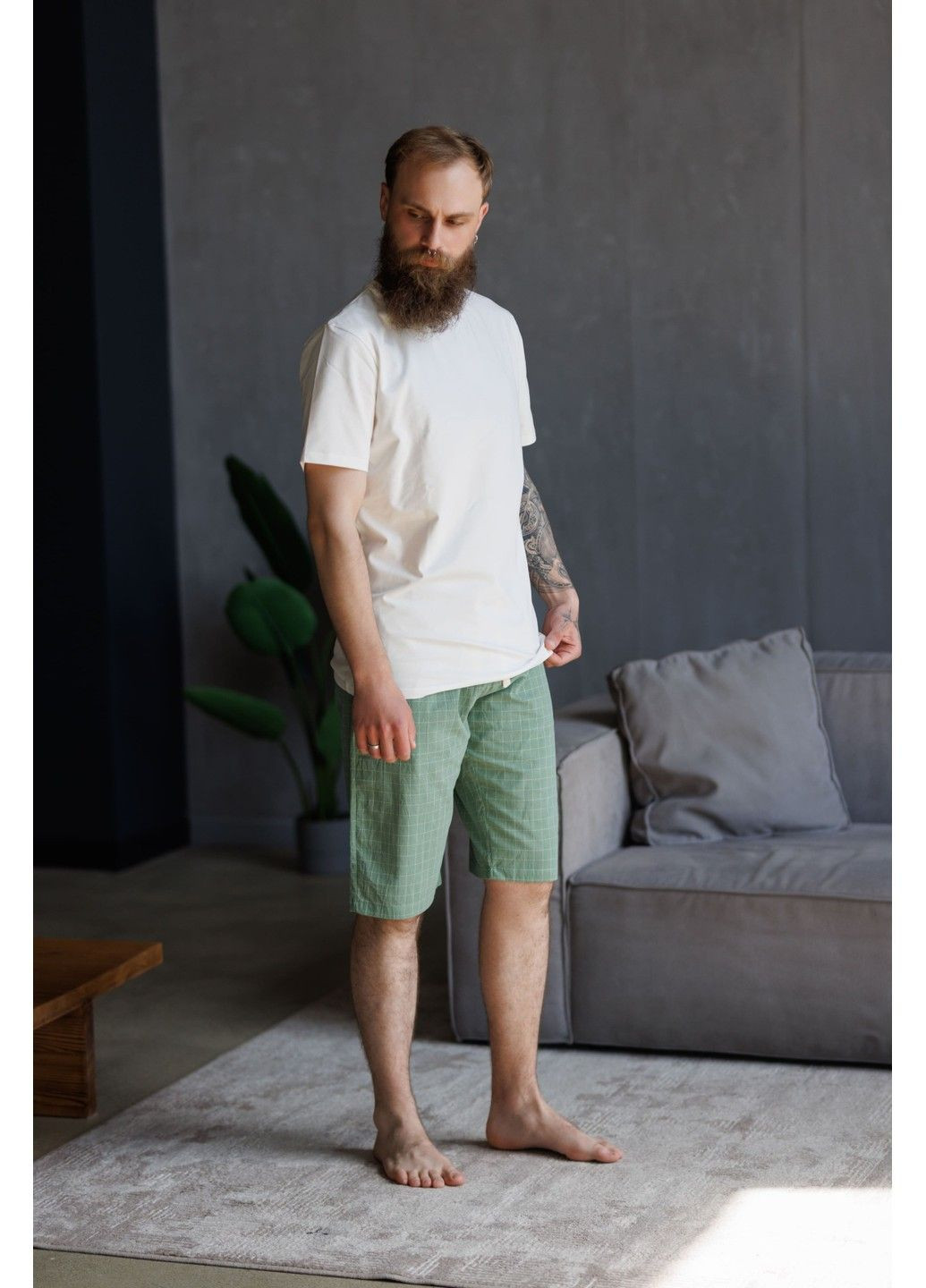 Пижама мужская футболка молочная + шорты HOMELY в клетку зеленые Handy Wear (337715530)