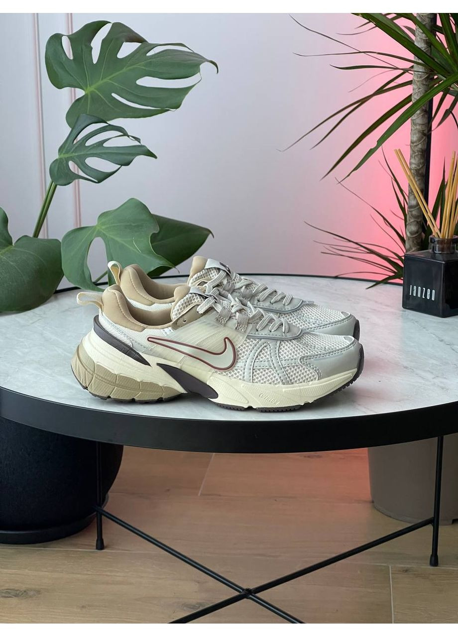 Бежевые демисезонные кроссовки мужские и женские nike runtekk orewood brown light bone | найк рунтекк оревуд бежевые No Brand