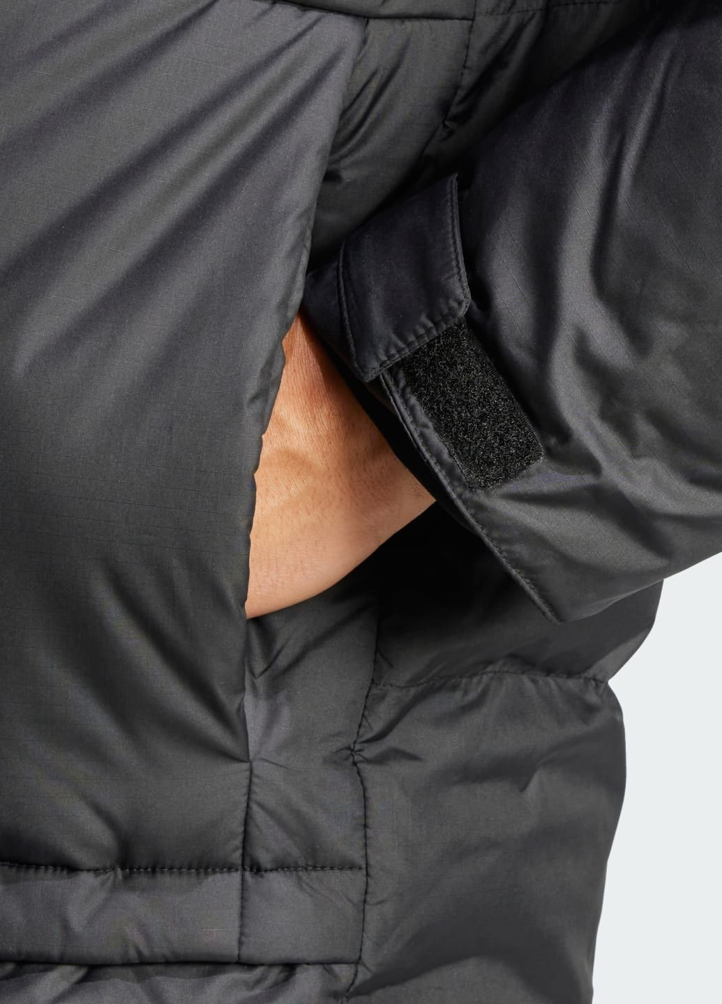 Черная демисезонная пуховик big baffle adidas