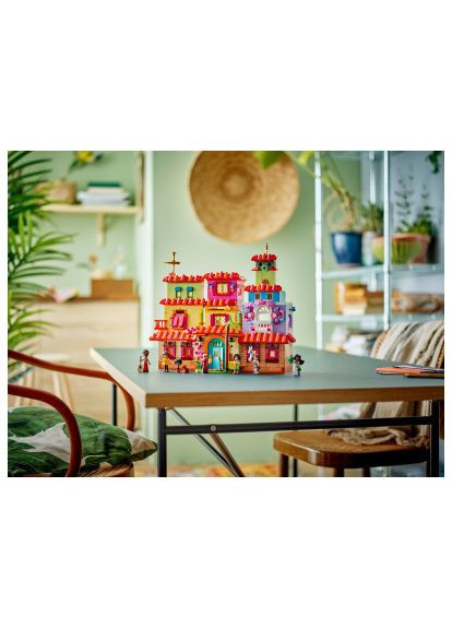 Конструктор (43245-) Lego Disney Чарівний будинок Мадригал (366695801)