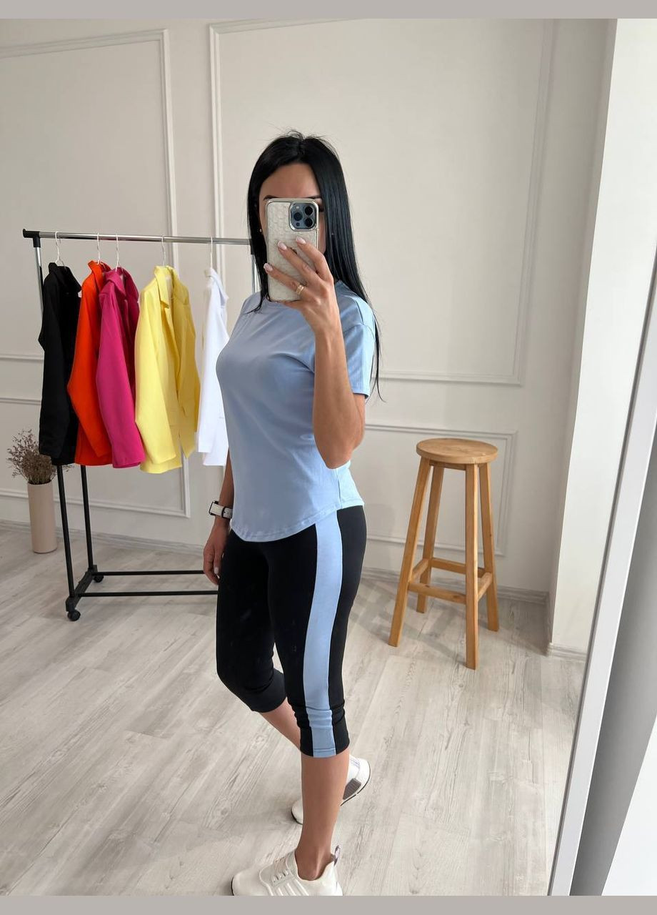 Жіночий спортивний костюм - капрі та футболка Україна (331022689)