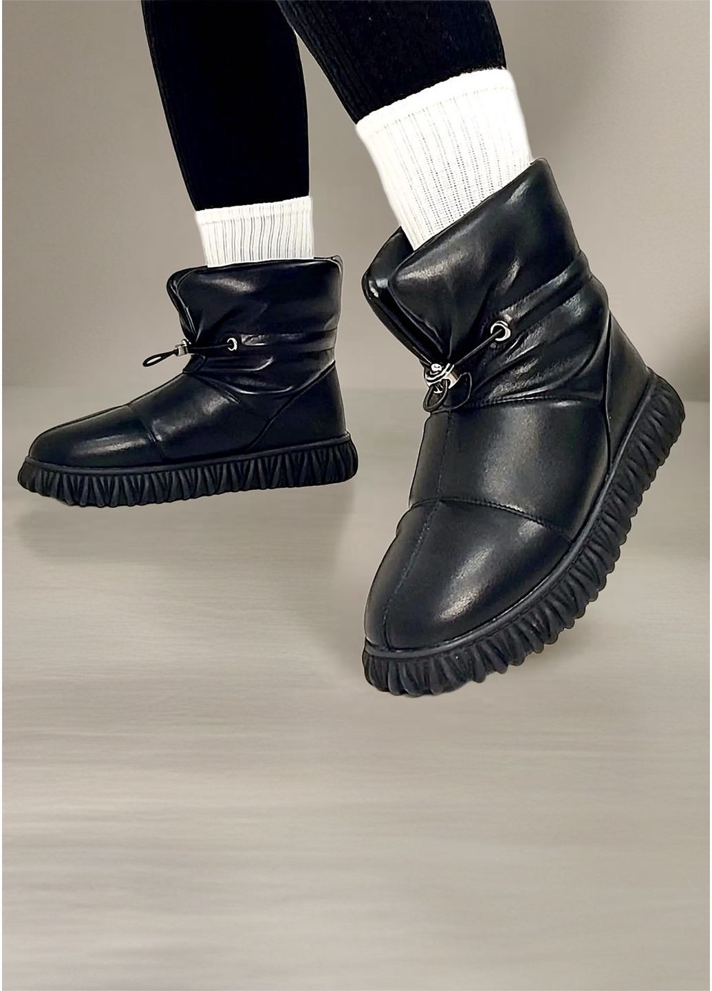 Шкіряні чорні жіночі угги No Brand (364487649)