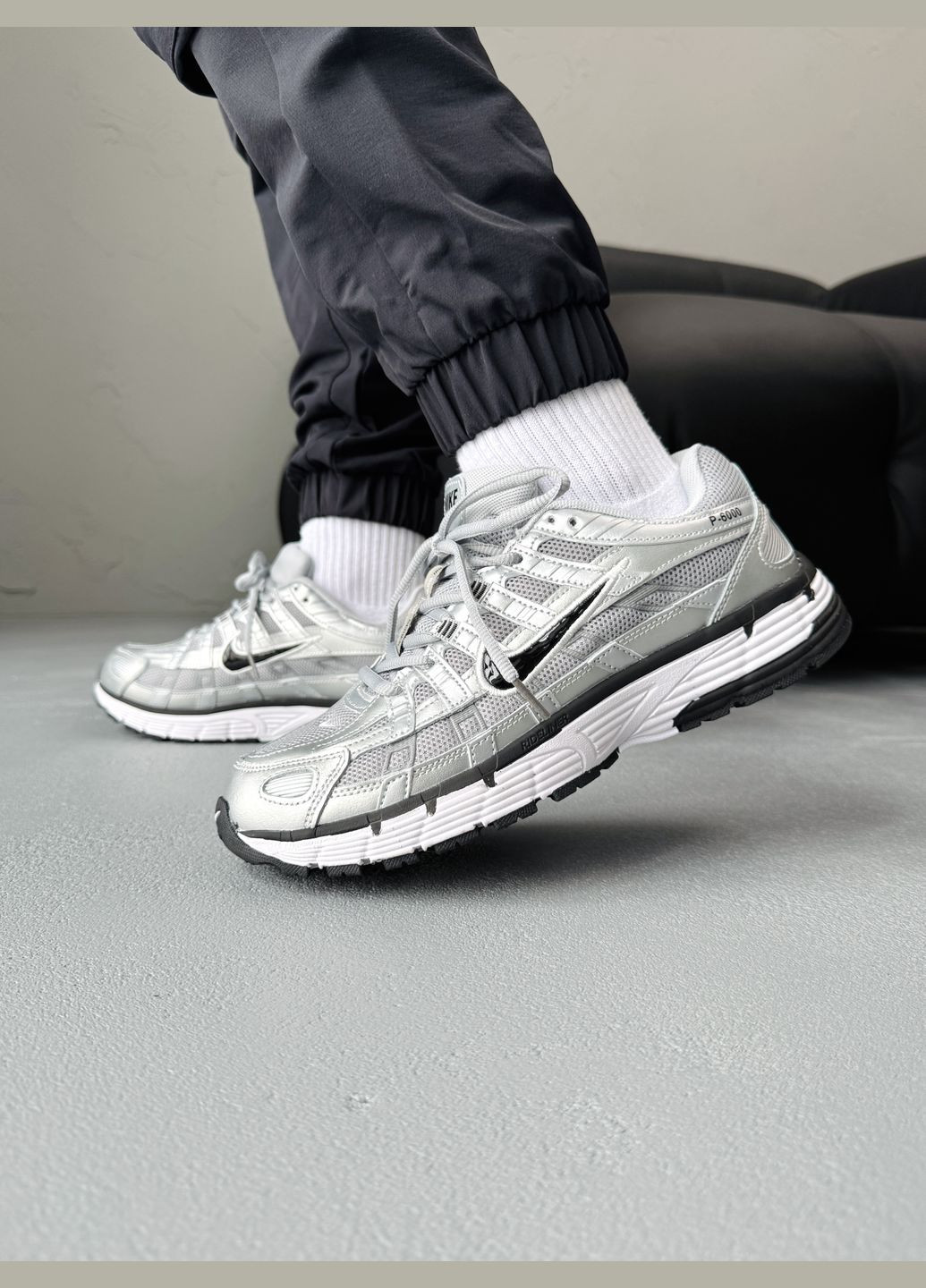 Срібні Осінні кросівки чоловічі і жіночі nike p6000 white silver black | найк р6000 білі No Brand