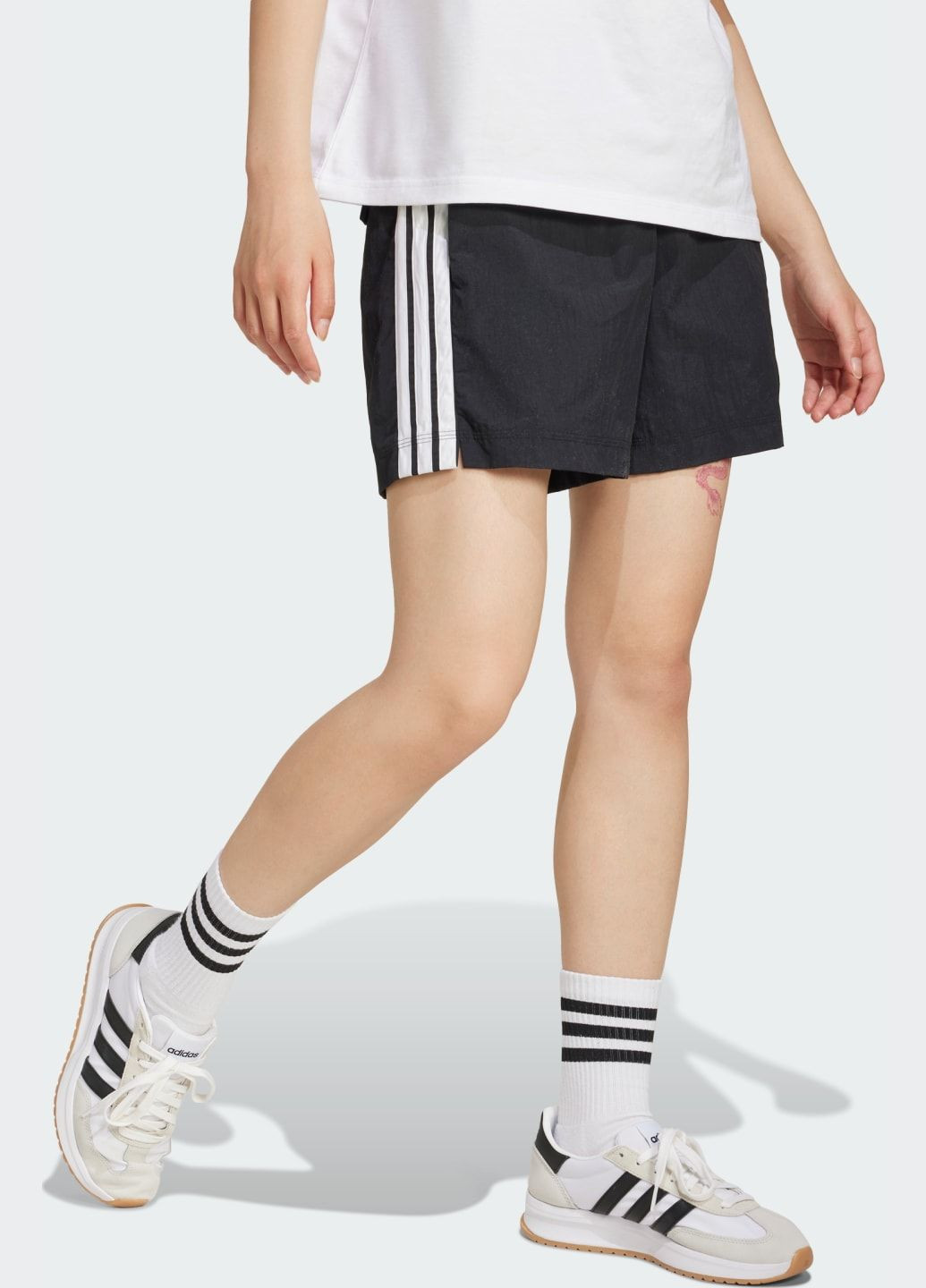 Шорты Essentials 3-Stripes Lifestyle Woven adidas (353690459)