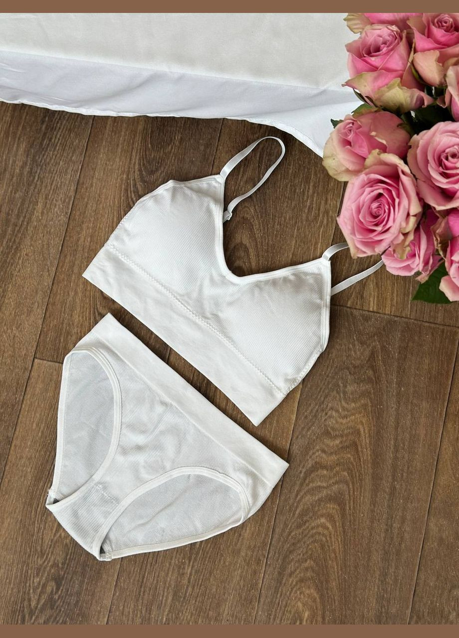 Белый демисезонный удобный яркий комплектик Vakko