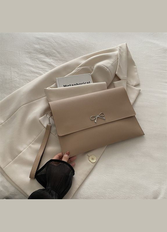 Женская классическая сумка 1745 клатч на ремешке бежевая No Brand (313235510)