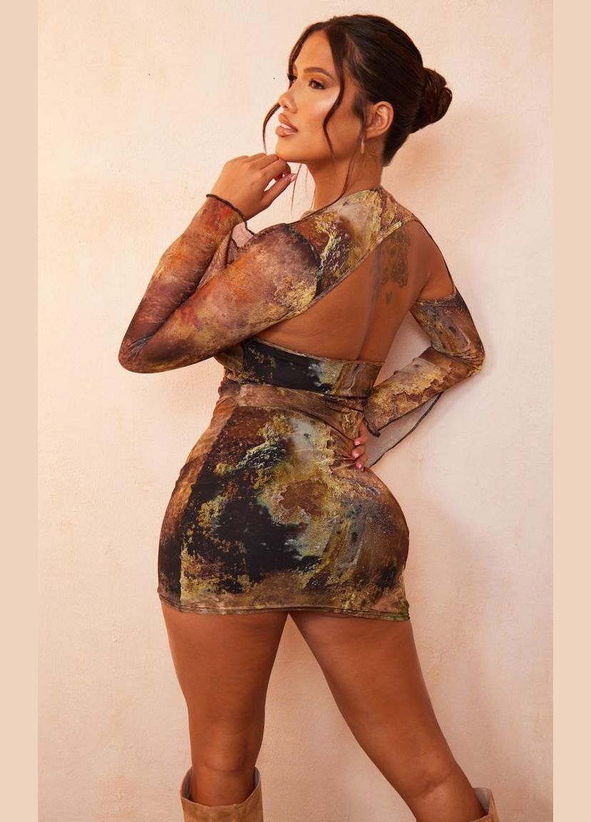 Комбинированное платье PrettyLittleThing