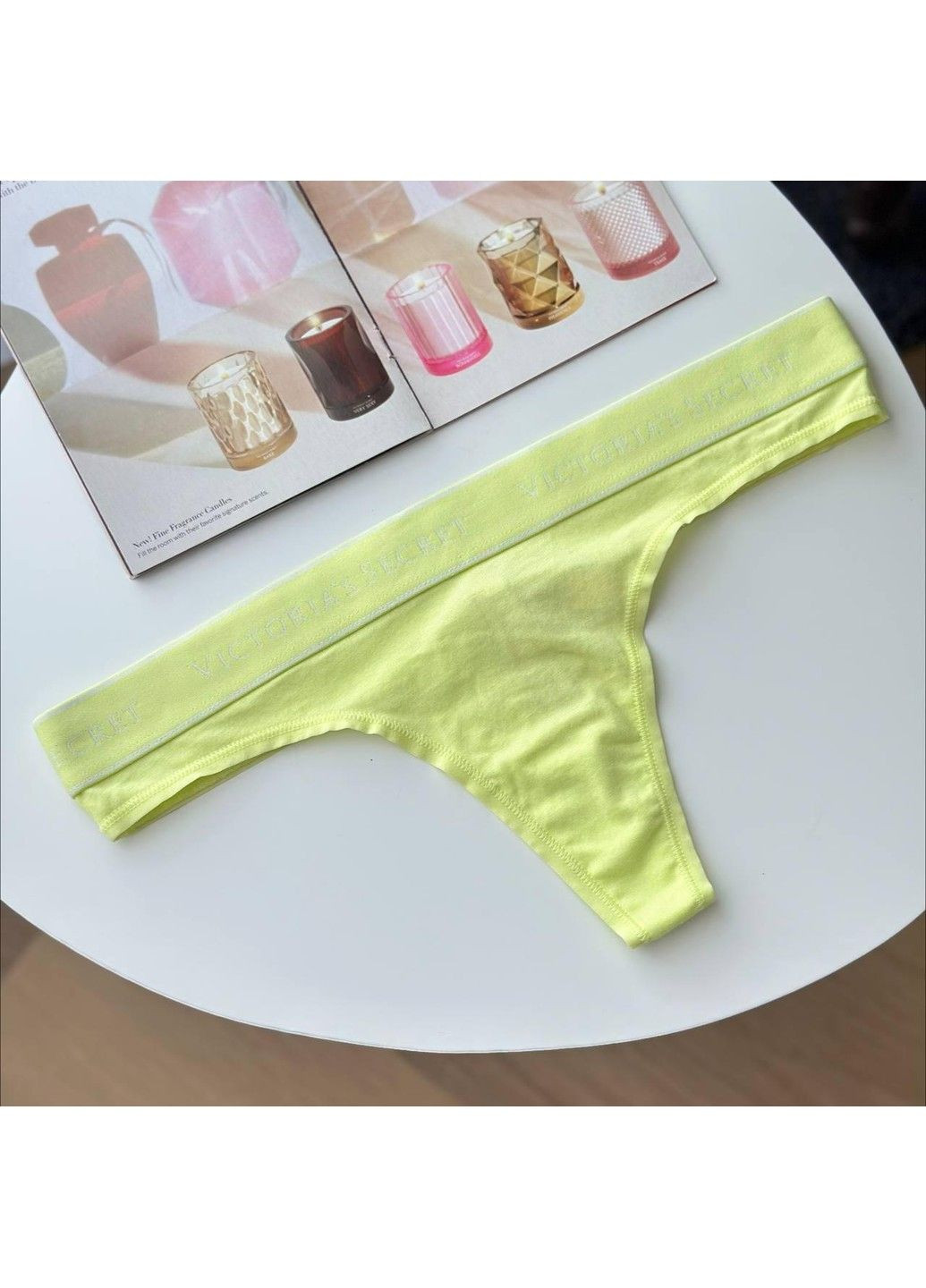 Трусики-стринги женские хлопковые Logo Cotton Thong Panty желтые L Victoria's Secret (316659373)
