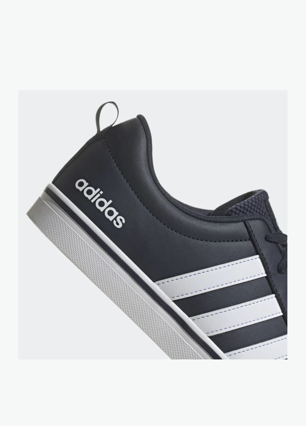 Білі кросівки vs pace 2.0 3-stripes branding synthetic nubuck sportswear hp6011 adidas