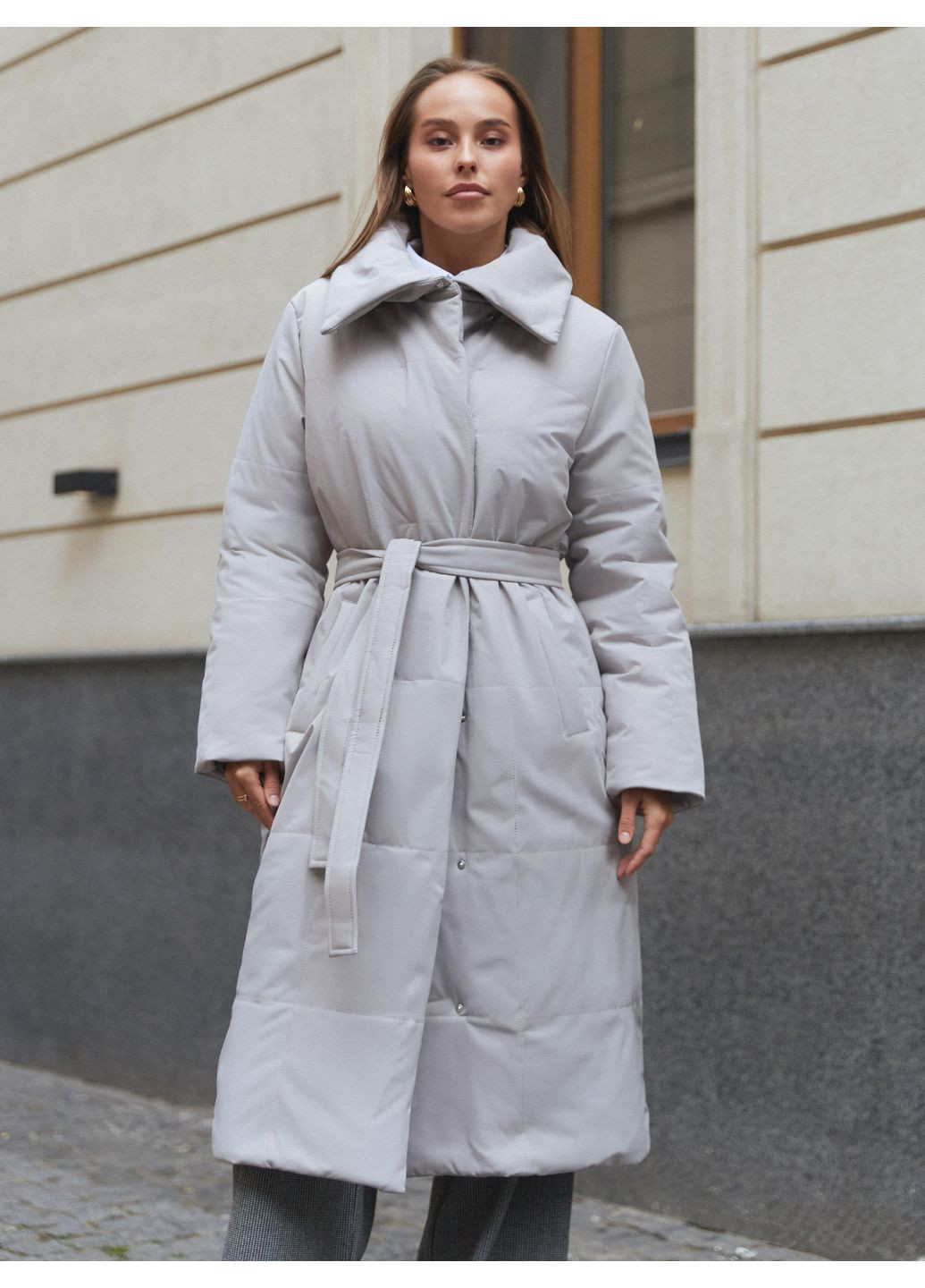 Светло-серая демисезонная пальто-куртка премиальная женская матовая водонепроницаемая пуховик из плащёвки Seventeen