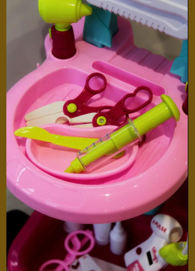 Набір доктора Doctor set з візком 17 предметів Рожевий (660-45) No Brand (302215645)