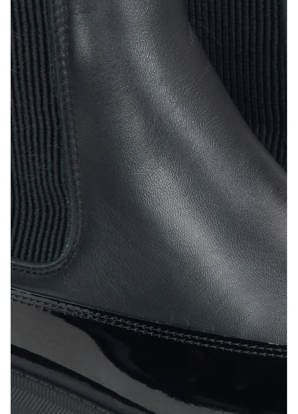 Осенние челси, цвет черный Estro