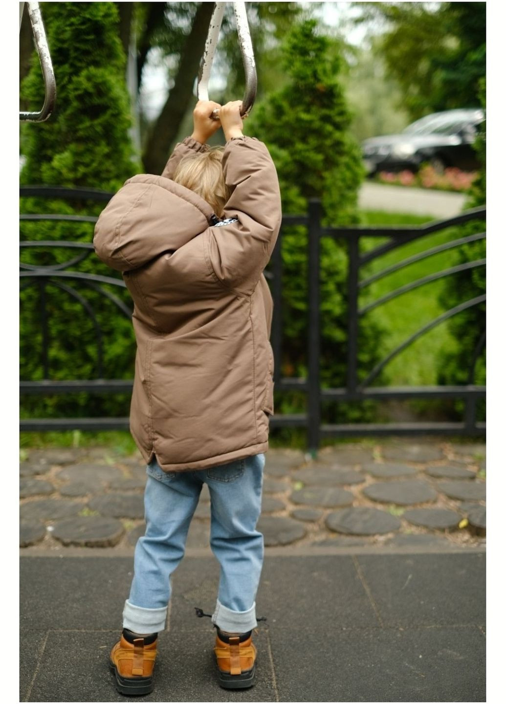 Коричневая бостон No Brand