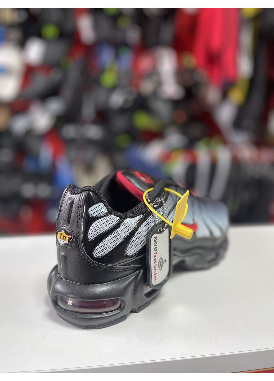 Чорні кросівки air max tn Nike