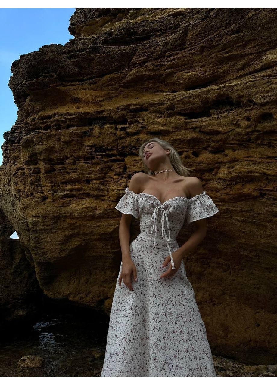 Белое кэжуал женское платье с открытыми плечами с открытыми плечами, с открытой спиной Україна однотонное