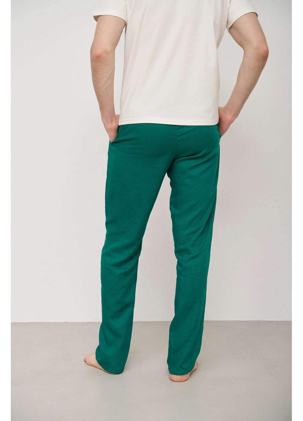 Пижама мужская футболка молочная + штаны лен зеленые Handy Wear (280931912)