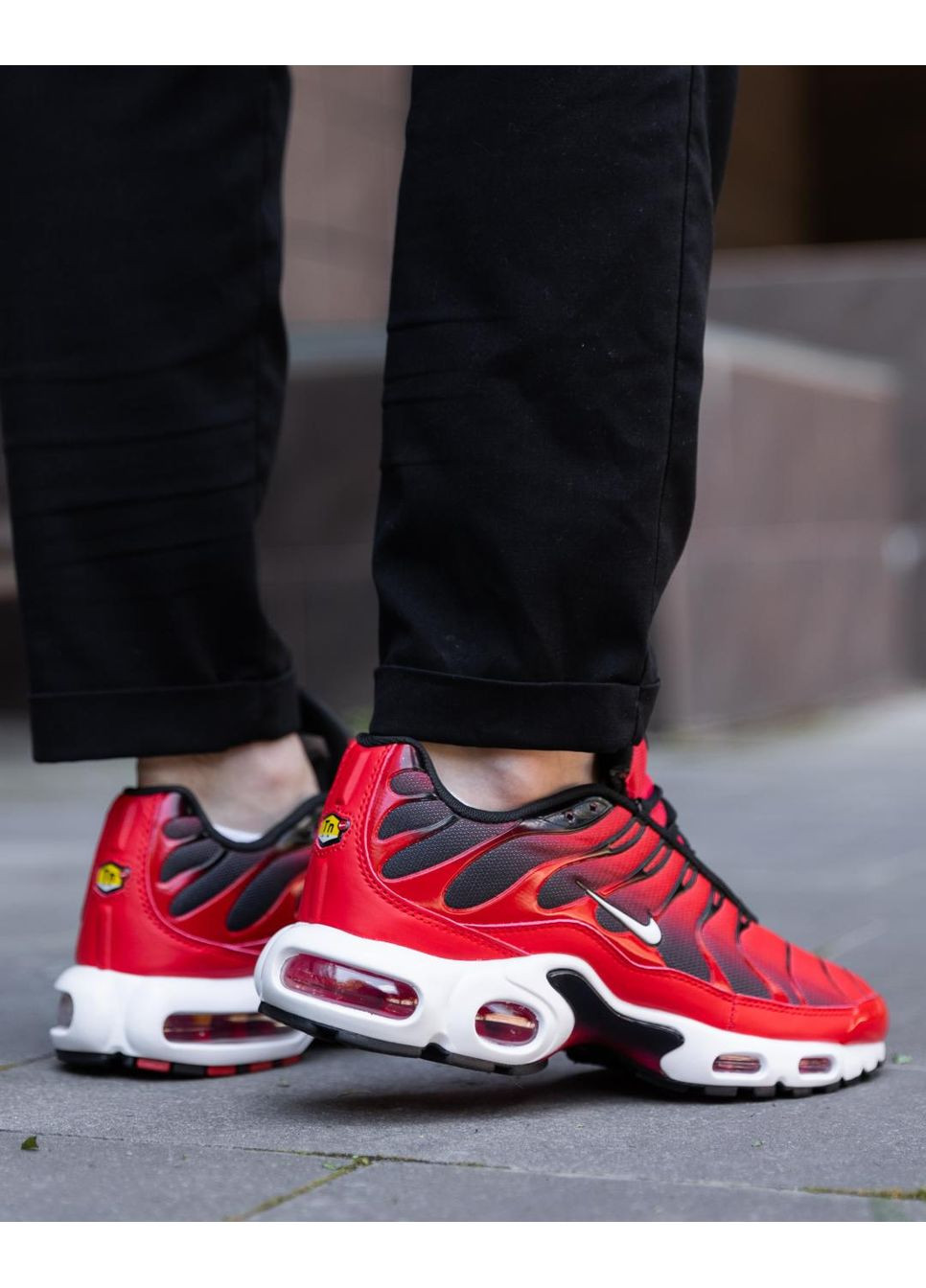 Черные демисезонные кроссовки мужские nike air max plus tn red white black найк аир макс тн плюс No Brand