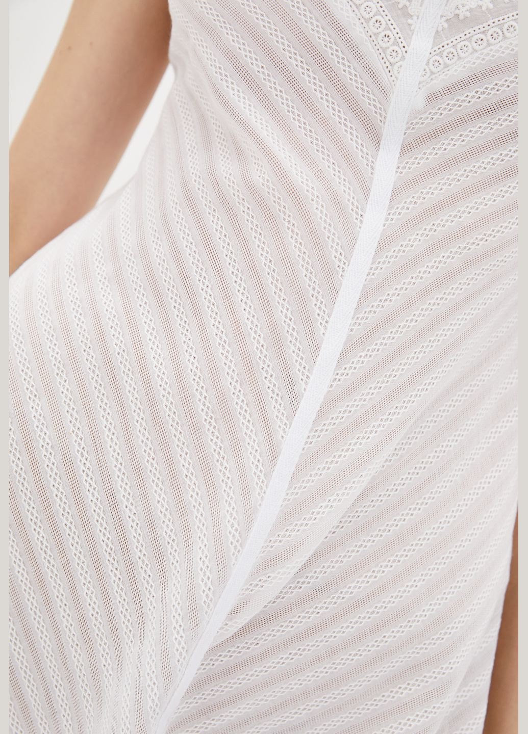 Білий пляжна біле бавовняне пляжна сукня в стилі бохо з вставками з мережева. ORA однотонна