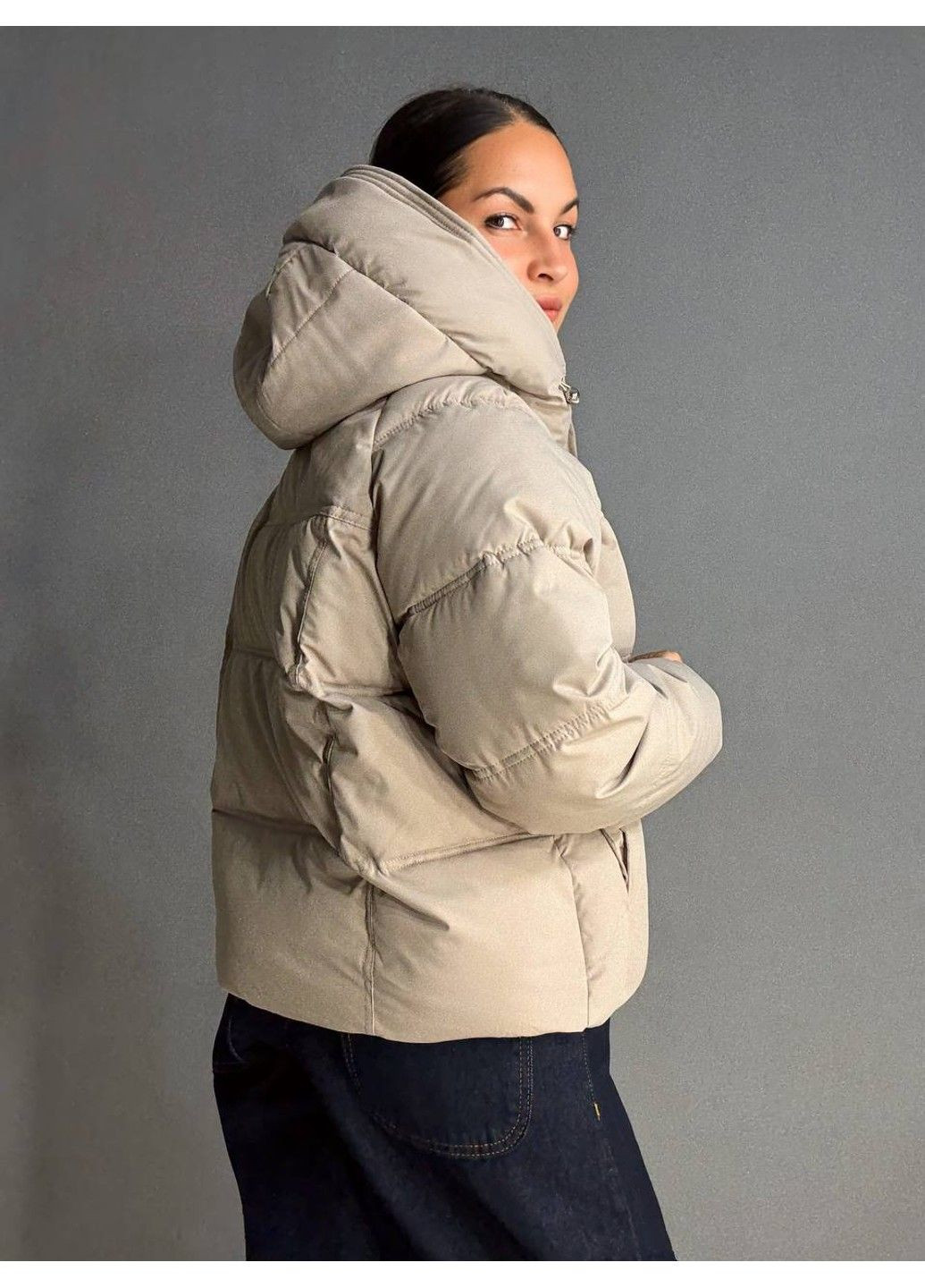Бежевая демисезонная куртка женская 8589 средняя длина с капюшоном бежевая HAIZIYUAN