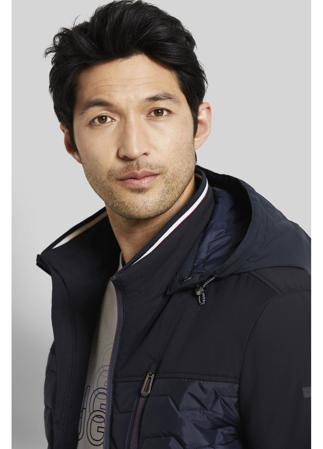 Синя демісезонна чоловіча куртка синя Bugatti