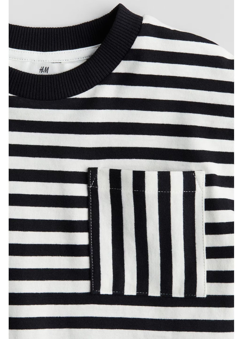 Белая летняя футболка с принтом для мальчика 110/116см(4-6р) белая H&M