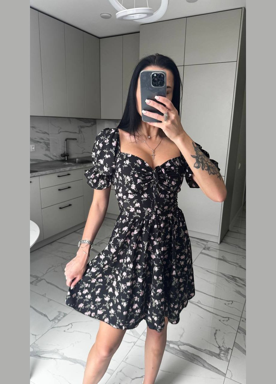 Черное повседневный легкое мини платье в цветочный принт с пышной юбкой Adelante с цветочным принтом