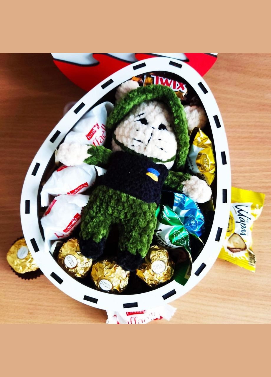 Подарочный бокс киндер с игрушкой и сладостями для девушки или ребенка на день рождения, на праздник (ar98) Ferrero (315888795)