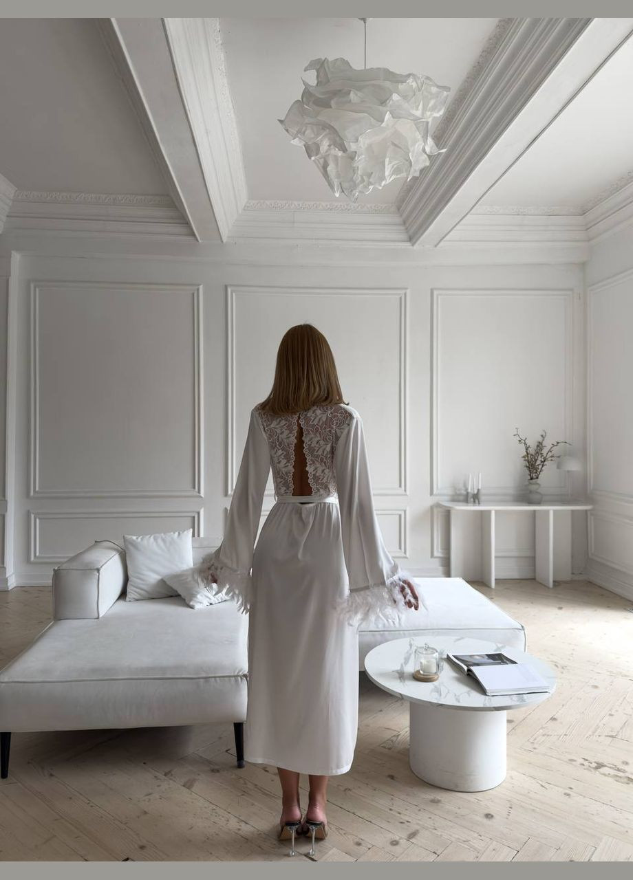 Халат довгий з мереживом та пірʼям,атласна тонка тканина No Brand (346872269)