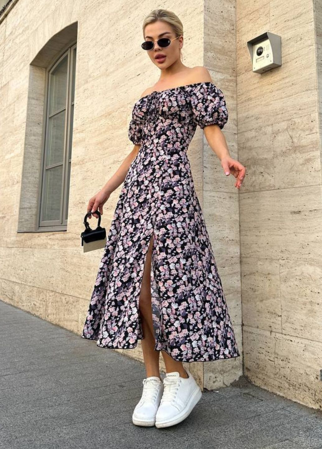 Комбінована повсякденний вишукана легка літня міді сукня з короткими рукавами ліхтарик та шнурівкою на спині Allthings з квітковим принтом