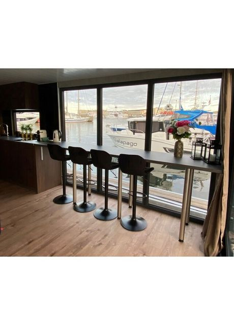 Барний стілець зі спинкою велюр чорне з чорною основою Bonro B-087 (341533480)