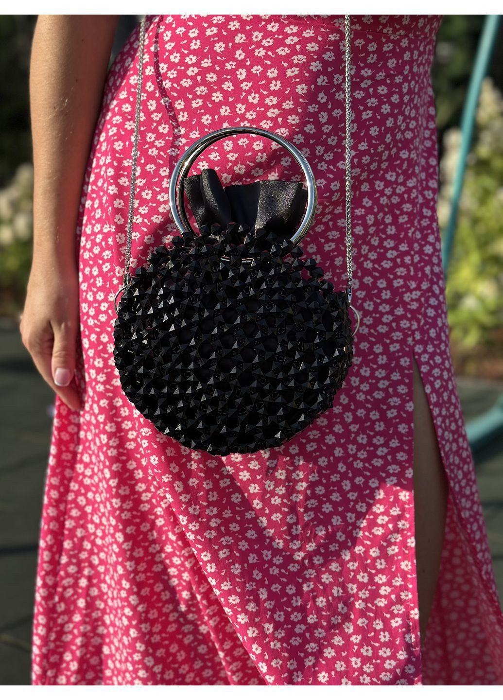 Жіноча кругла сумка з намистин ручної роботи з ланцюжком червона No Brand (362136998)