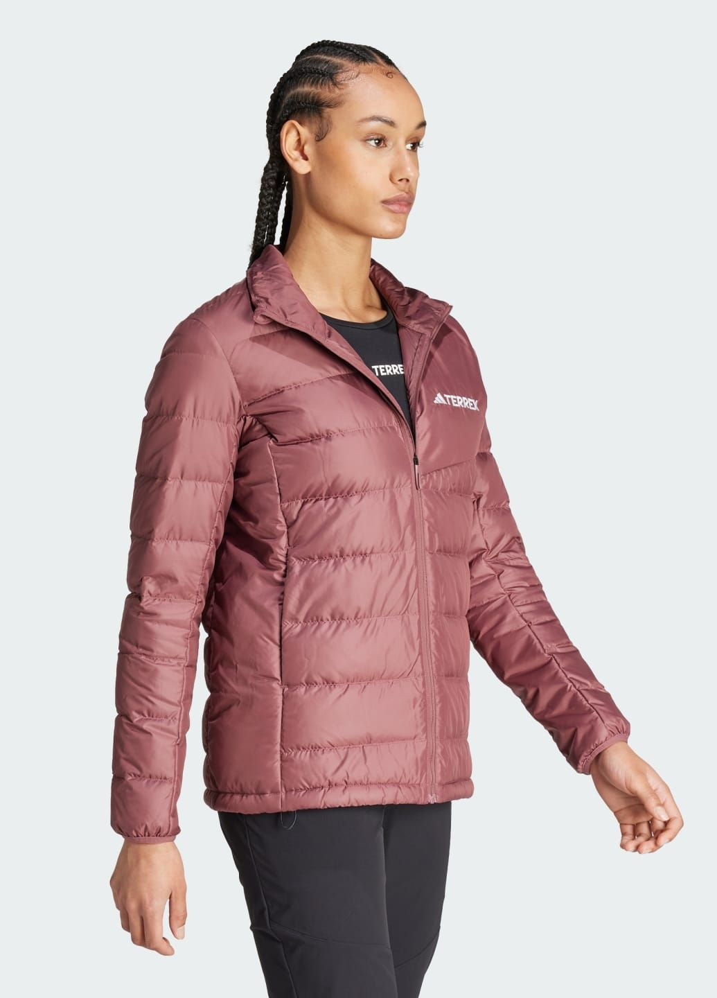 Бордовая демисезонная пуховик terrex multi light down adidas
