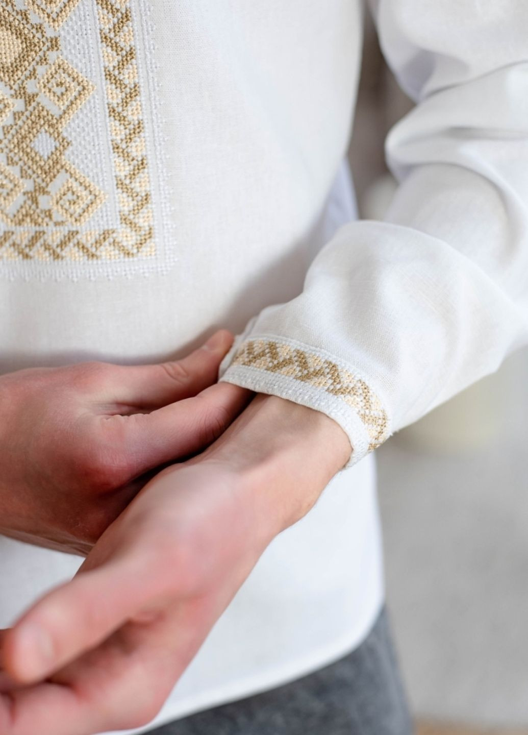 Біла сорочка Vyshyvanka візерунок українська символіка пряма (330828839)