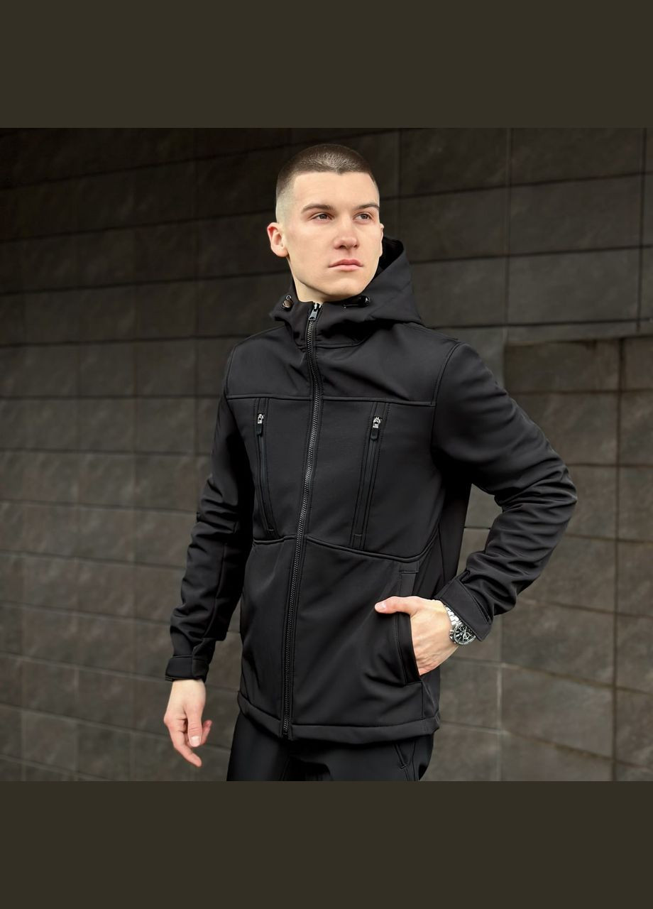 Черная демисезонная мужская куртка soft shell с водоотталкивающей плащевкой. Vakko