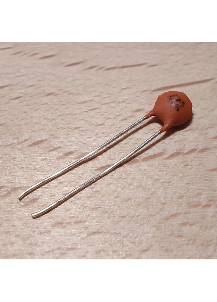 Керамічний конденсатор 4.7nF 50V 10%. Конденсатор 472 No Brand (390308995)