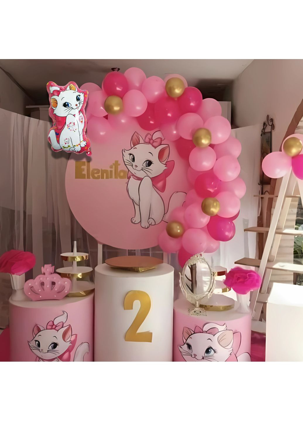 Набор 45 шаров для арки фотозоны Кошки аристократы Кошка на подиуме No Brand (360559345)