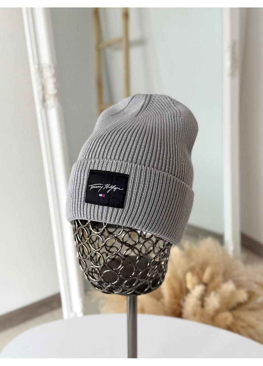 Вязаная зимняя шапка с отворотом и невысокой лопаткой. Шапка зимняя для ежедневного использования Белый Tommy Hilfiger (362917773)