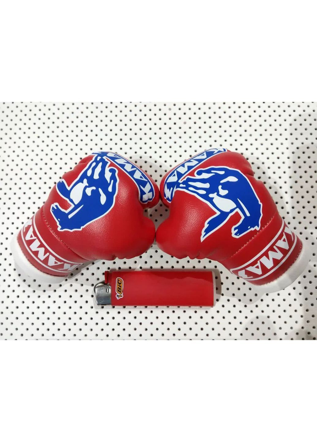 Подвеска на зеркало для авто КАМАЗ красный No Brand (362712893)