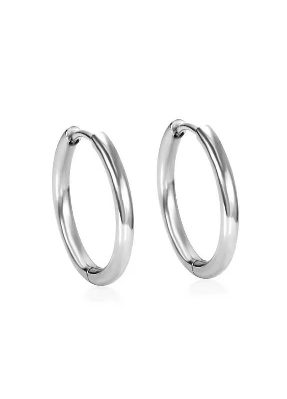 Чорні чоловічі сережки в стилі панк з нержавіючої сталі: сережки кільця Ланс №2 пара Liresmina Jewelry (322605443)