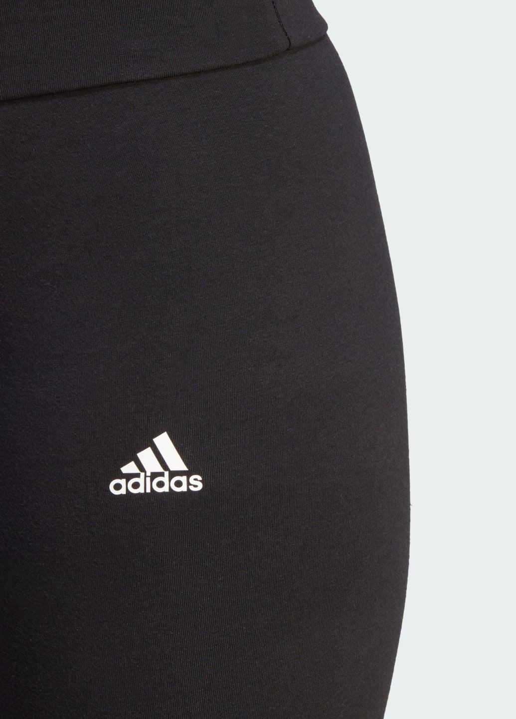 Черные демисезонные леггинсы essentials high-waisted logo adidas