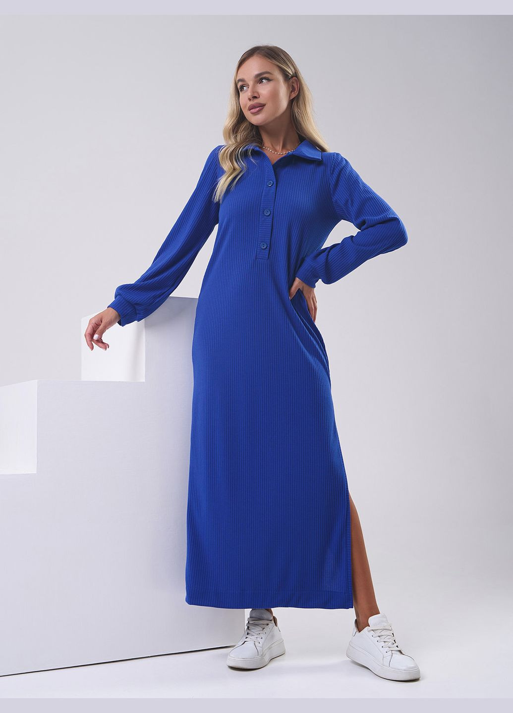 Синее повседневный синее длинное платье-поло с разрезом поло ISSA PLUS однотонное